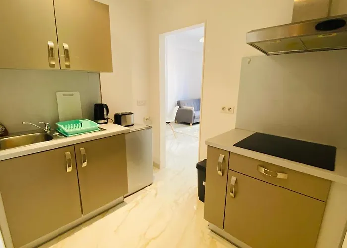 Studio, Centre Ville, Bord De Mer, Appartement Nice