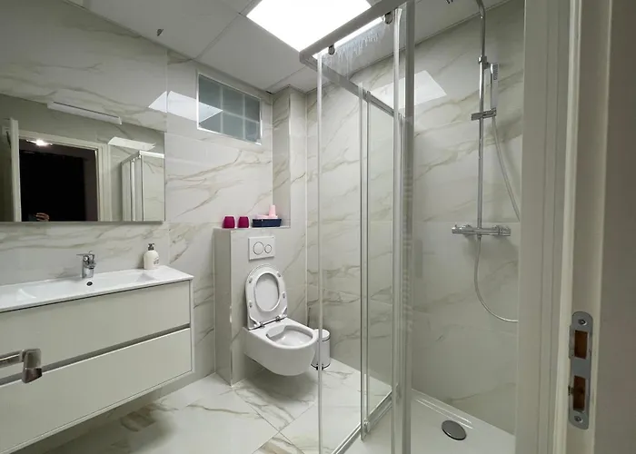 Studio, Centre Ville, Bord De Mer, Appartement *