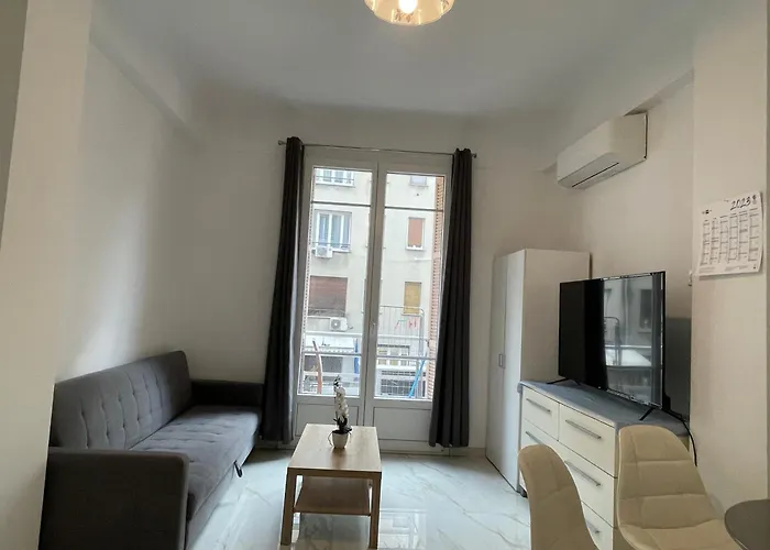 Studio, Centre Ville, Bord De Mer, Appartement *